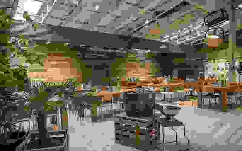 Die Location Sinnlicht Luzern im Vintagestyle und vielen Antiquitäten. 