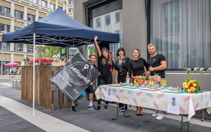 Das Team Lieblingsplatz an ihrem Stand. 