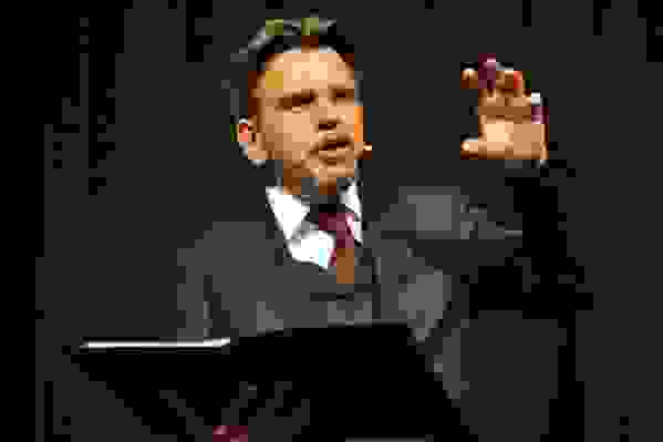 Stephan Klapproth brillierte mit seiner Festrede und führte gekonnt durch den offiziellen Teil. 