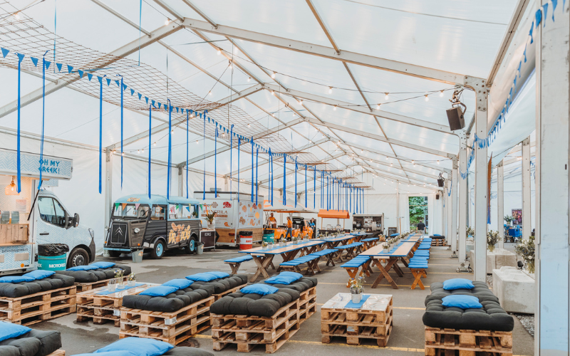 eingerichtete Halle für die Fachmesse