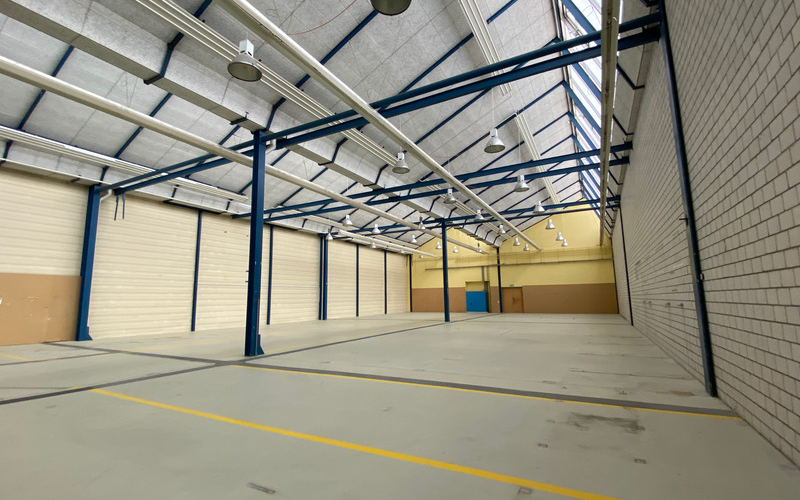 Fachmesse WirePro Expo Komax leere Halle, vorher