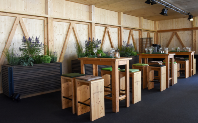 111 Jahre Jubiläum von IWW - Made in Willisau Jubiläumsanlass von Imprägnierwerk Willisau (IWW) zum Thema Holz und Wald, Galaabend in Holz-Quadrin