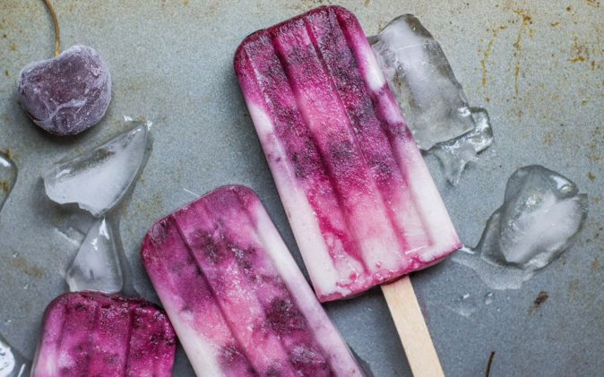 Symbolbild zwei Stengelglace