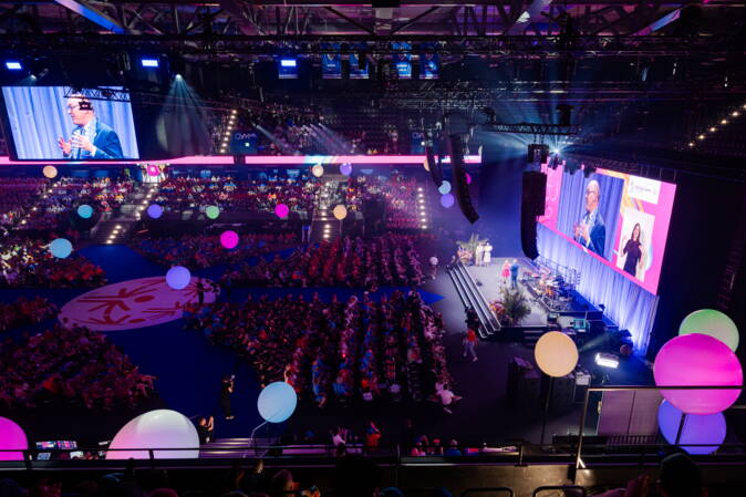 Special Olympics National Summer Games 2026 Eröffnungsfeier in der OYM hall in Zug mit 30 illuminierten Ballonen