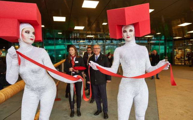 Eröffnungsfeier Mall of Switzerland Offizielle Eröffnung des Einkaufscenters.