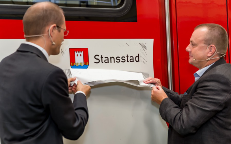 Tag der offenen Tür - zb Zentralbahn AG Taufe eines Triebzugs auf den Namen der Standortgemeinde Stansstad.