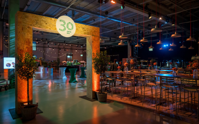 Jubiläum Fenaco Eingangsbogen Eingangsbogen am 30-Jahr-Jubiläum von Fenaco.