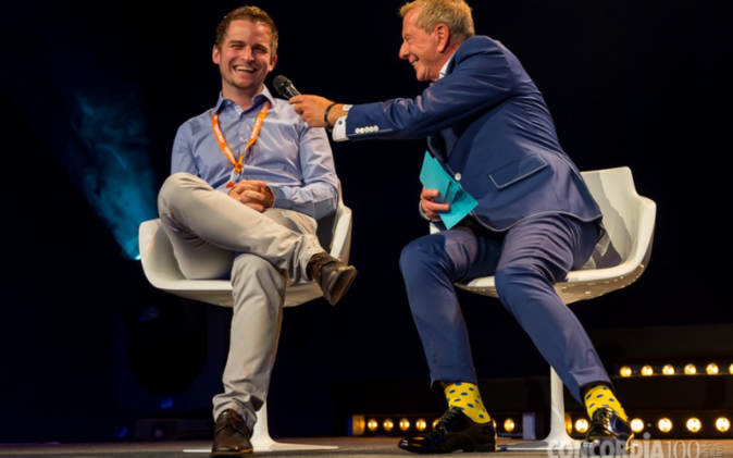 Mitarbeiterfeier zum 100-jährigen Jubiläum der Concordia Podiumsdiskusion mit Kurt Aeschbacher.