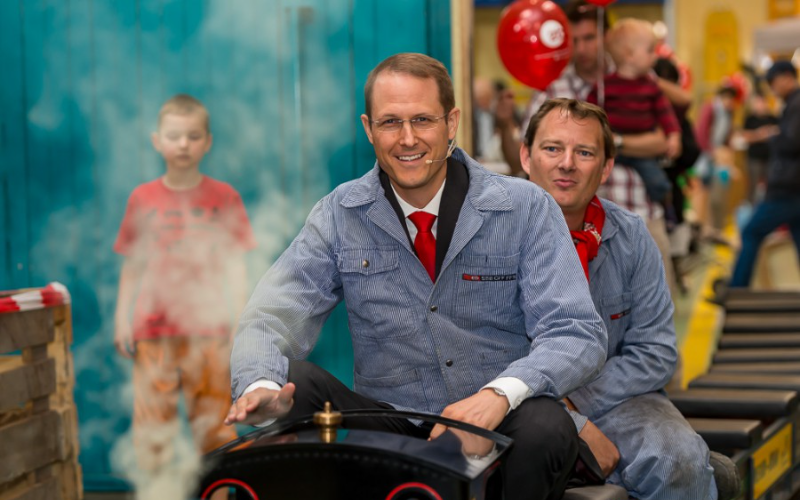 Tag der offenen Tür - zb Zentralbahn AG Zwei Lokführer einer Dampfbahn.