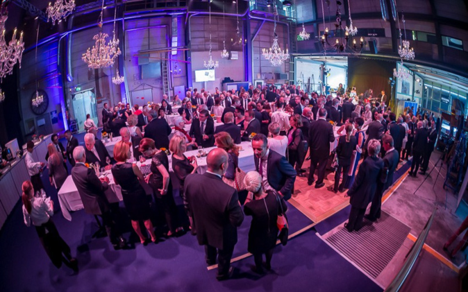 Jubiläum Maréchaux Elektro Empfangsbereich mit Gästen.