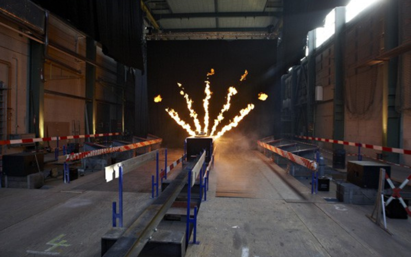 Tauffeier Panorama-Yacht Mit Feuerwerk wurde die Yacht festlich enthüllt.