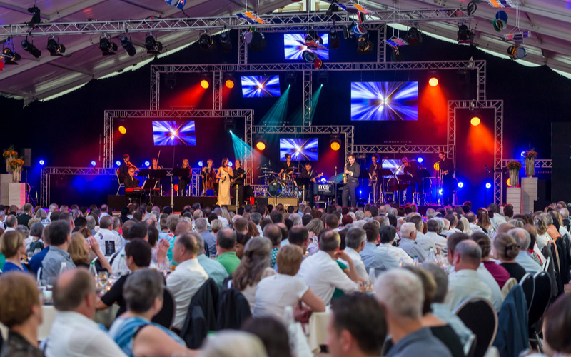 Kundenanlass der Luzerner Kantonalbank Showact Luzerner Musikfest