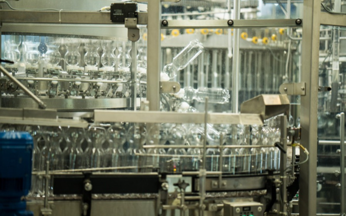 Jubiläum Mineralquelle Bad Knutwil Abfüllanlage von Knutwiler Mineralwasser.