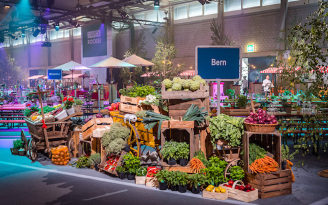 Mitarbeiterfest 25-Jahr-Jubiläum Swica Gemüse-Marktstand