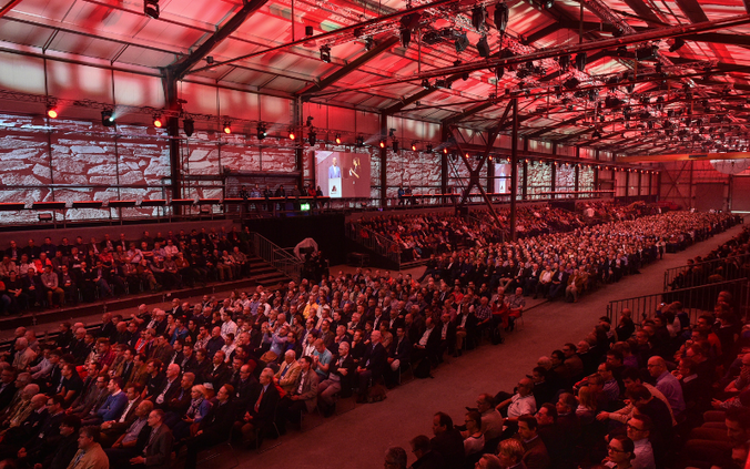 Eröffnungsfest Gotthard-Basistunnel Geladene Gäste bei der offiziellen Eröffnungsfeier des Gotthard-Basistunnels.